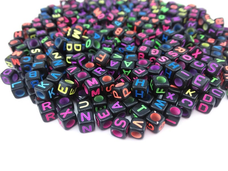 yueton 500pcs 6mm Acrylic Mixed Color Alphabet Letter Cube Spacer Beads (Black) - Image 2
